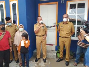 Dinas PUBM-TR Provinsi Laksanakan Program Bedah Rumah dari Gubernur Sumsel Bedah Rumah Ibu Rusmulyati