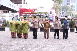 Polda Sumsel Distribusikan Sembako Kepada Pengurus Wilayah Aisyiyah Sumsel