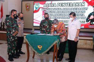 Wakapolda Sumsel hadiri penerimaan Bantuan Paguyuban Masyarakat Tionghoa Palembang Bersatu (MTPB)  menyerahkan Bantuan Sosial berupa 100 ton beras untuk masyarakat Sumatera Bagian Selatan (Sumbagsel) yang terdampak Covid-19 melalui Kodam II/Sriwijaya.