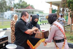 Wakapolda Sumsel Menyambut Kedatangan Kapolda Sumsel Irjen Pol Drs. Toni Hermanto, MH