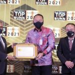 Direktur Utama Jasa Raharja Rivan A Purwantono Sabet Penghargaan TOP CEO IN STRATEGIC LEADERSHIP TOP BUMN Awards 2021