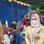 PUSKESMAS SUNGAI LEBUNG MENGELAR VAKSINASI DI DESA NAIKAN TEMBAKANG