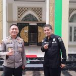 Karo Sdm Polda Sumsel  Cek bangunan Masjid Alaman Komplek  Paakri  Palembang
