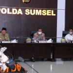 Kapolda Sumsel Mengajak Masyarakat Agar Menjaga Anak Sungai Musi, Tidak Membuang Sampah Di Sungai Menjadikan Kampung Tangguh