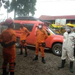 BASARNAS SUMSEL TERJUNKAN CARI ALIAN YANG TERTIMBUN LONGSOR