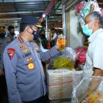 Kapolri Turun Langsung ke Pasar Pastikan Stok Minyak Goreng Untuk Warga Aman