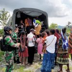 Warga Rayakan Hari Besar Keagamaan, Satgas Pamtas Yonif Raider 142/KJ Bantu Angkutan Ke Gereja