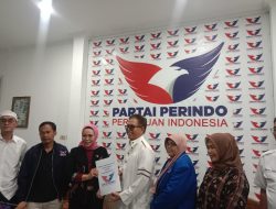 Holda Kembalikan Formulir Pendaftaran  Bacagub Sumsel di 8 Parpol , Terakhir Di Perindo