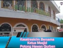 Kasatreskrim Bersama Ketua Masjid Potong Hewan Qurban