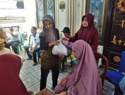 Matahati Bagikan 200 Paket  Sembako Untuk Program Tebus Murah Untuk Masyarakat  di Lr Kedukan 5 Ulu