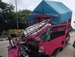 Tabrakan Maut di Soekarno Hatta: Truk Hantam Truk, Satu Tewas