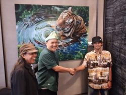 Pameran Seni Rupa “ Estetika Psikedelik” Hadirkan 54 Karya dari 23 Pelukis di Hotel The Alts Palembang