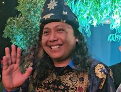 Sandera Mars di Meja Dagang