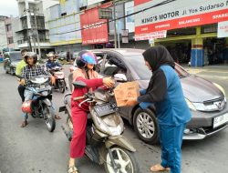 Guna Ganti Rugi Gapura Roboh,Digelar Akai Solidaritas Donasi Dijalan