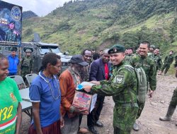 SOLIDARITAS TNI DAN MASYARAKAT DISTRIK MBUA UNTUK MENYAMBUT HARI PASKAH DAN ULANG TAHUN BATALYON YONIF 200/BN YANG KE-68