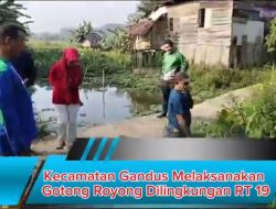 Kecamatan Gandus Melaksanakan Gotong Royong Dilingkungan RT 19 Kelurahan Pulokerto
