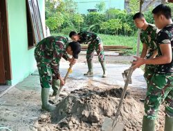 Hari Ke-18 TMMD Ke-129, Satgas Kodim 0418/Palembang Kebut Penyelesaian RTLH Milik Ibu Suwarni